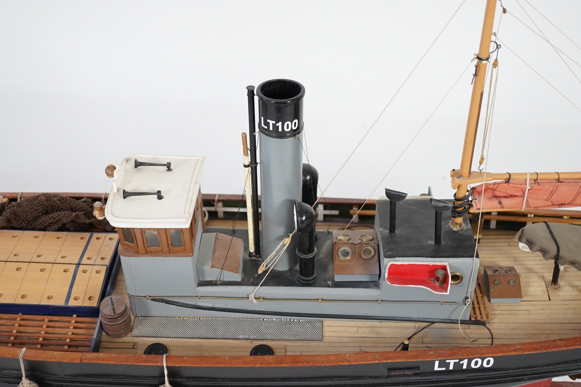 A kit-built Maxwell Hemmens pond yacht style model of a herring drifter, LT100, 120cm long